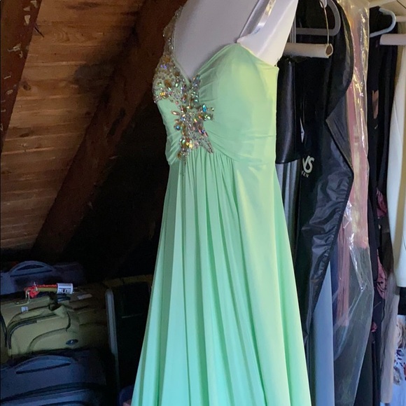 PROM DRESS - Picture 4 of 4